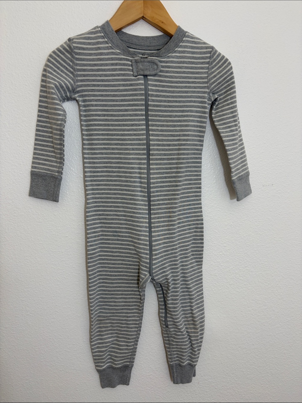 Moon and Back by Hanna Andersson Gray Striped Organic Cotton One Piece Pajama